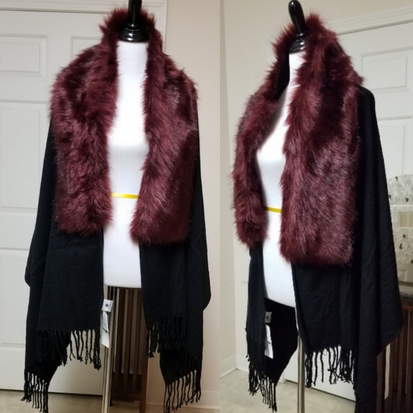 Jessica McClintock Accessories - 🆕️🎉HOST PICK🎉 Jessica McClintock Faux Fur & Fringe Ruana